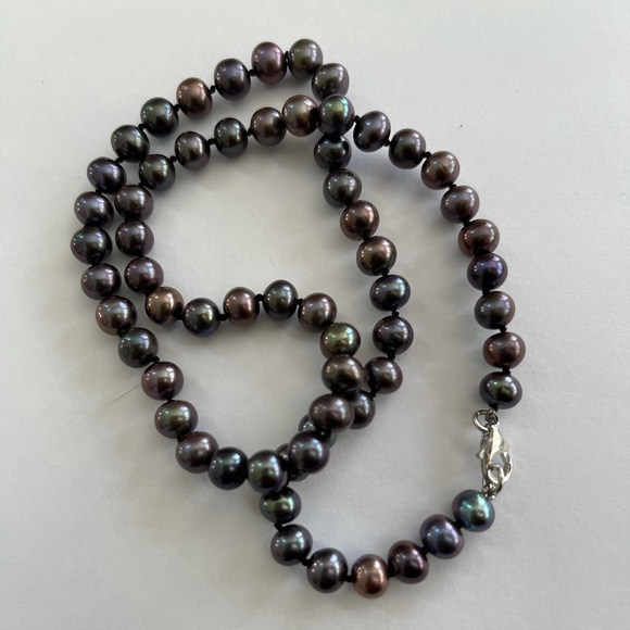 Peacock grey freshwater pearl bead necklace - Picture 4 of 7